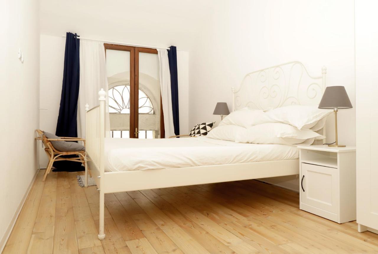Da Lella City Centre Apartment Trieste Bagian luar foto